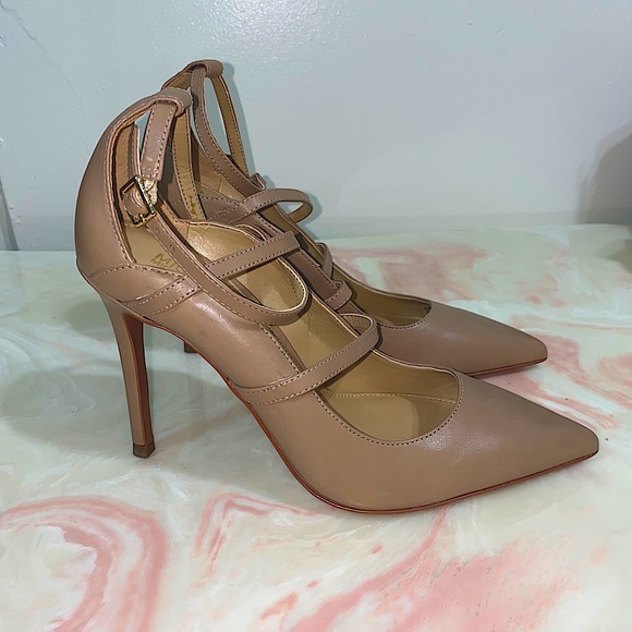 MICHAEL Michael Kors Shoes - MICHAEL KORS Tan Leather Pump